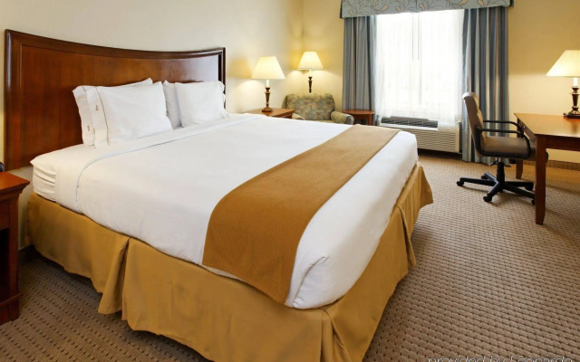 Holiday Inn Express & Suites Mansfield by IHG