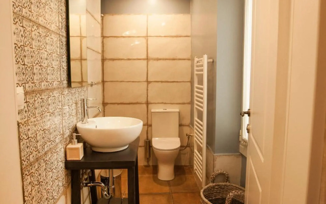 2-spaces comfy Bentzi apartment 7 with balcony in Pagrati
