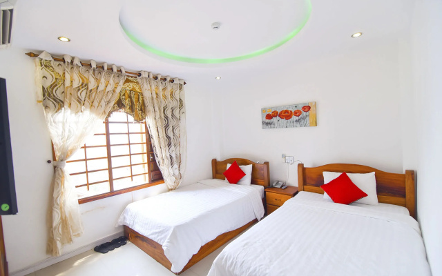 San San Hotel