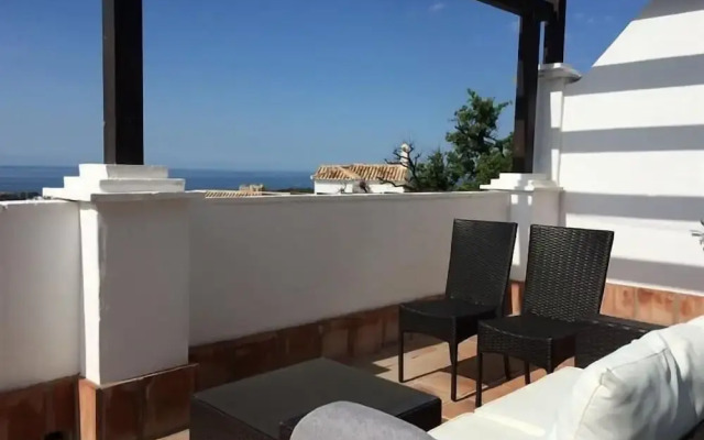 Beautiful Penthouse Near Beach