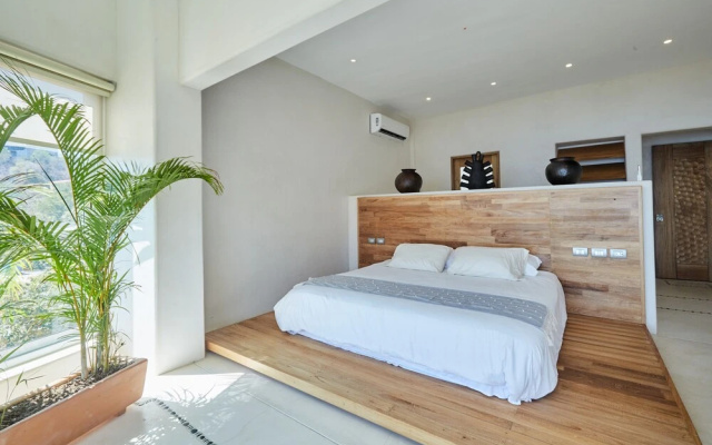 Casa Roni by Xeno