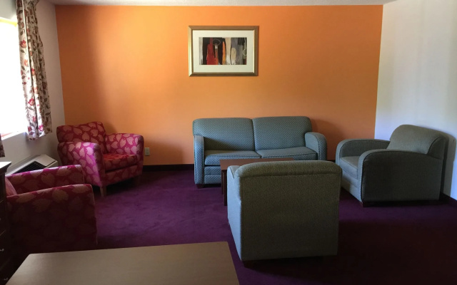 Laketree Inn And Suites Marion