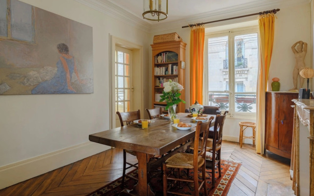 Paris Center St Claude residence
