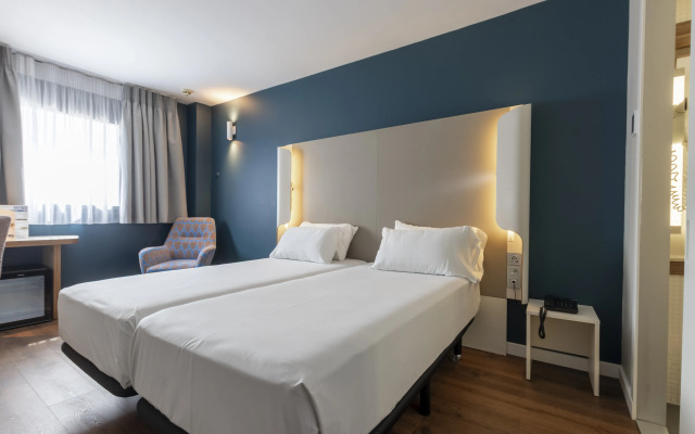 Travelodge Malaga Airport Отель