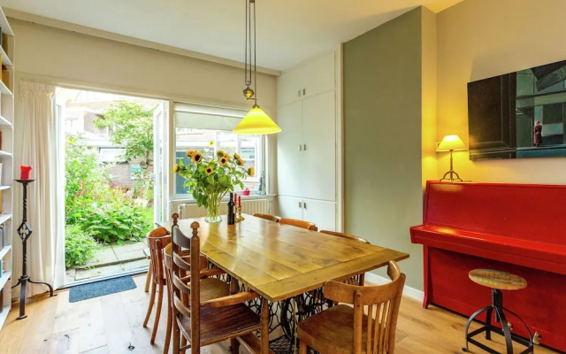 Pretty Holiday Home With Terrace, Garden, Garden Furniture