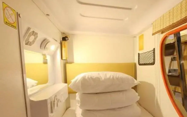Xian Capsule Hotel