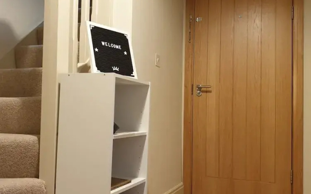 2 Bedroom Central Stylish Flat