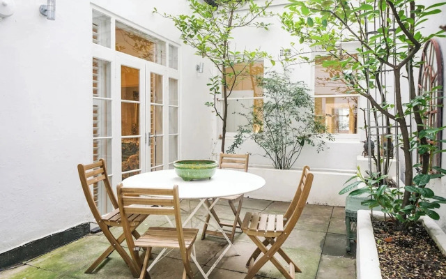 Queen's Gate Gardens Flat