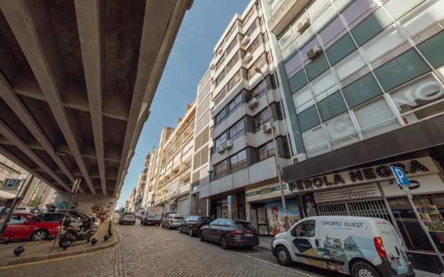 1BR Flat in Trindade w/ AC by metro station