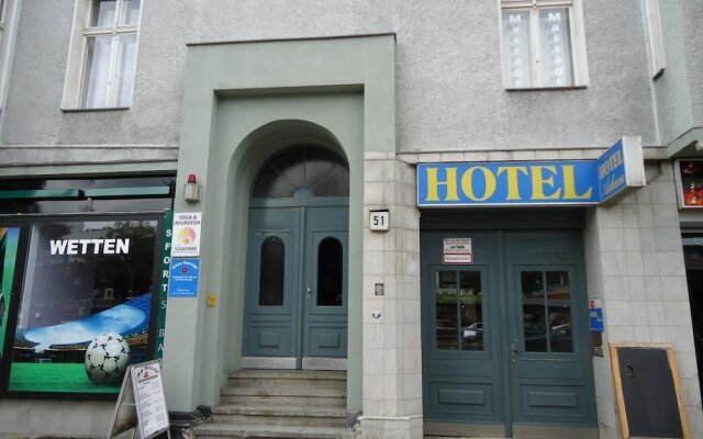 Hotel Adam вид на фасад