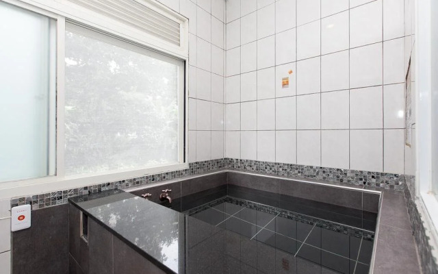 Cyuan Tang Hot Spring Hotel