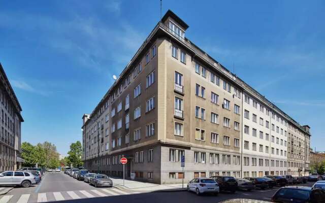 Апартаменты Beautiful Apartment in Prague center вид на фасад