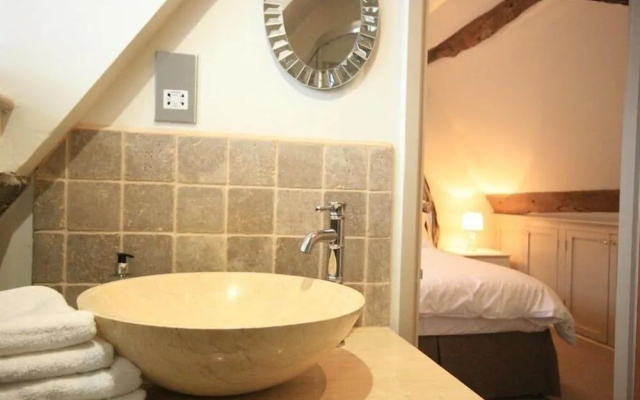 Coach House Burford, Burford