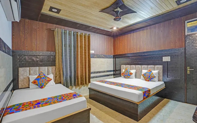 Fabhotel Radha Palace