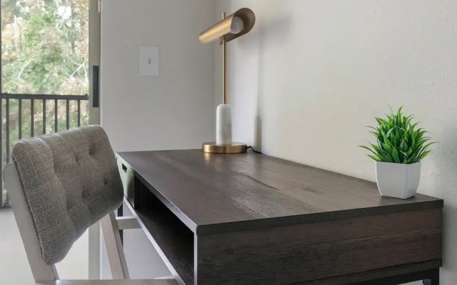 Landing Apartments Jacksonville - Southside