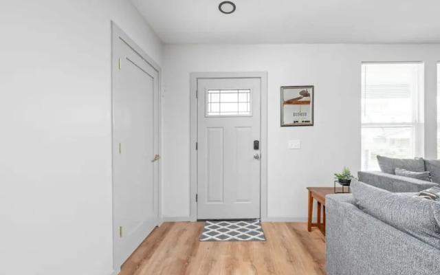 590 Newly Remodeled 4 Bedroom - Downtown