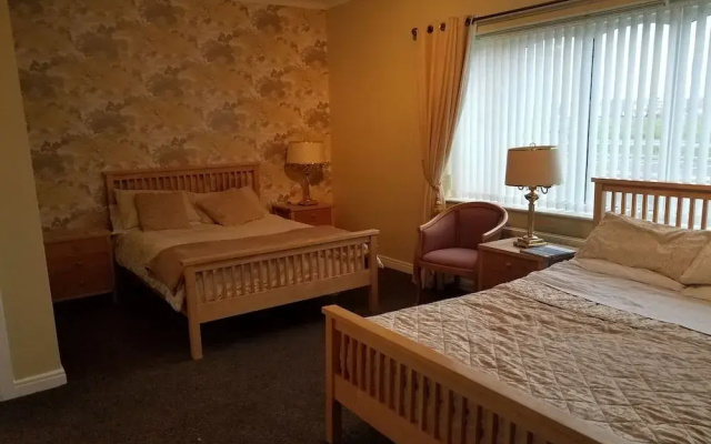 The Mayfair Lodge  Family Suite