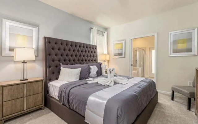 Bright Elegant Home @ Solterra!