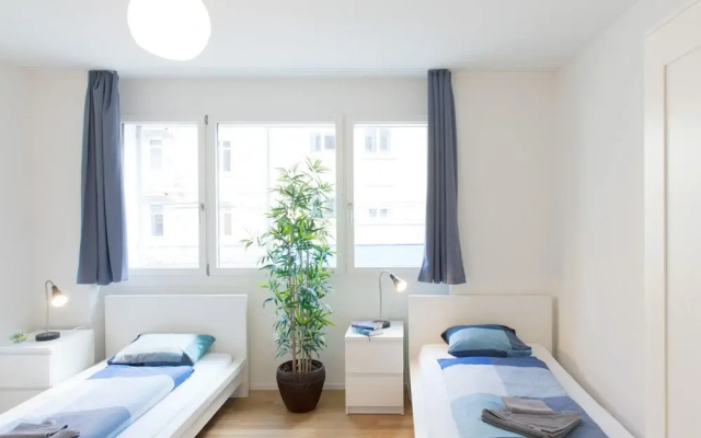 Zh Kreuzplatz I Hitrental Apartment