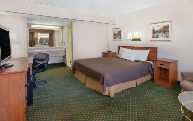 Travelodge by Wyndham Jackson