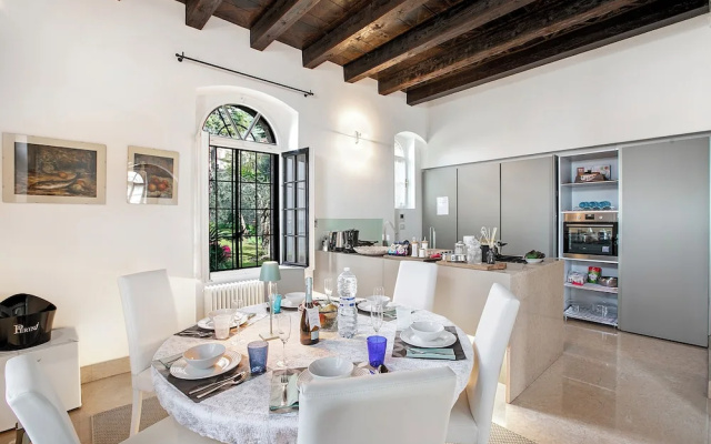 Villa Schlosser Lake Front & Private Pool