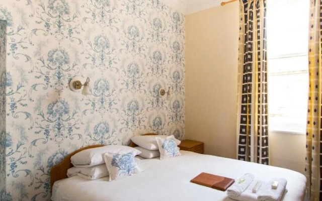 Royal Mackintosh Hotel