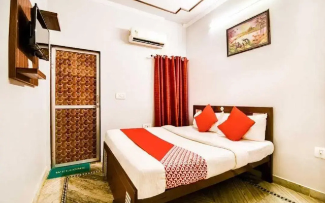 OYO Flagship 80511A Hotel Manyvar