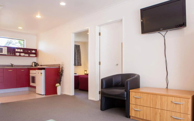Antonio Mews Motel