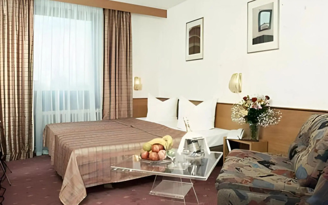 Montree Hotel