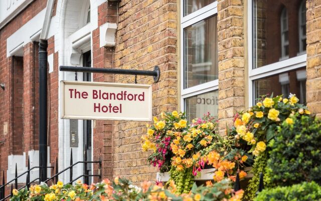 Отель BLANDFORD Лондон вид на фасад