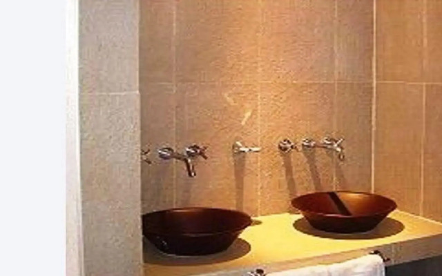Hotel Dora