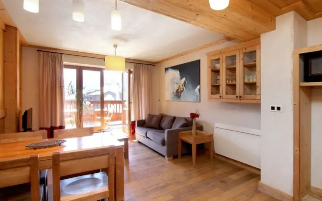 Apartment With Terrace & Parking