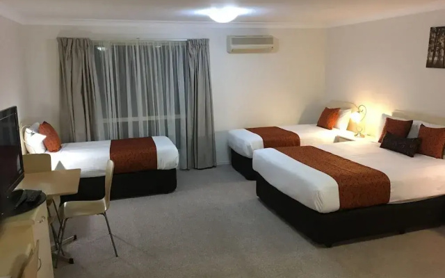 Tuckerbox Motor Inn
