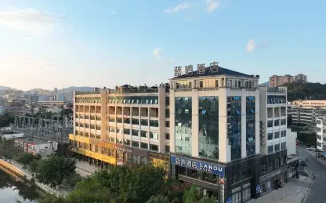 Lano Hotel