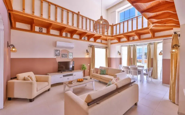 Kaş, deniz manzaralı, 6 kişilik villa