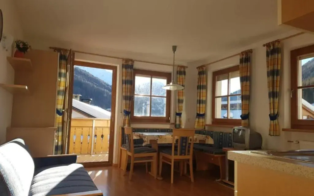 Anna Apartment 5