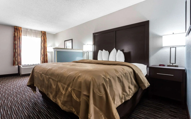Quality Inn & Suites Mooresville - Lake Norman