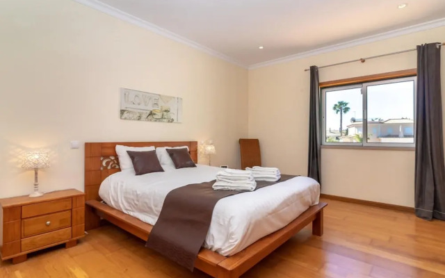 Luxury Villa in Albufeira With Heated Private Pool