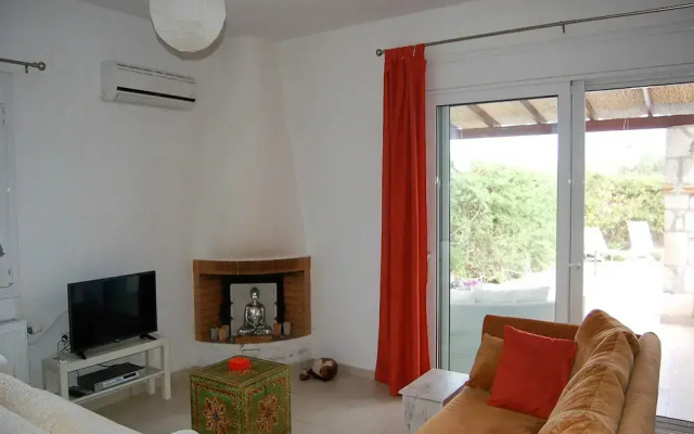 Enticing Villa in Loutra with Private Pool & Garden near Beach