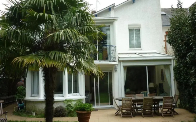 Houses  Villas for 8 People