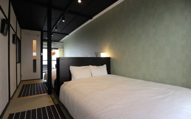 SEKAI HOTEL Tsuki