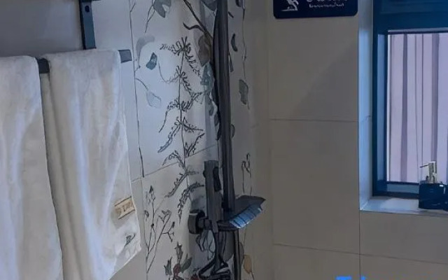 Lanting Ruoshui Hotel (Minhang Road Branch)