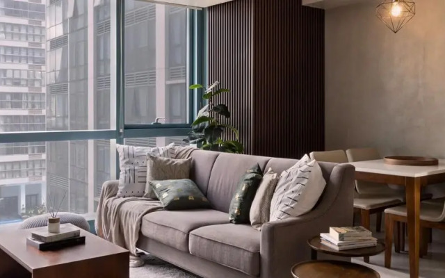 Luxury 2BR in Uptown Bgc, Free Pool use