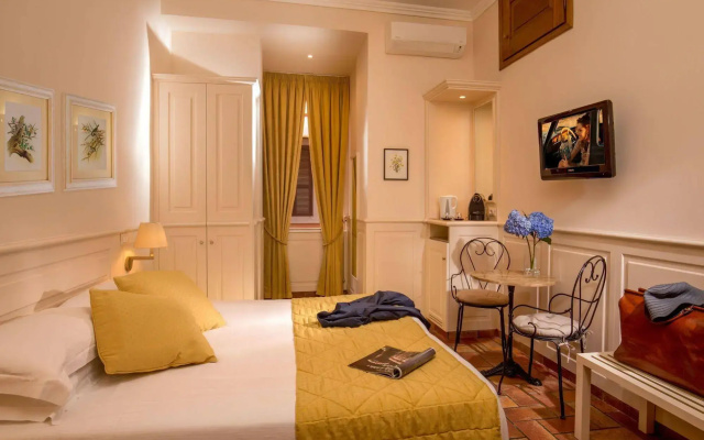 Aenea Superior Inn