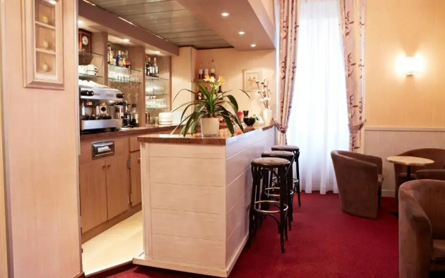 Hotel & Restaurant Mets et Plaisirs