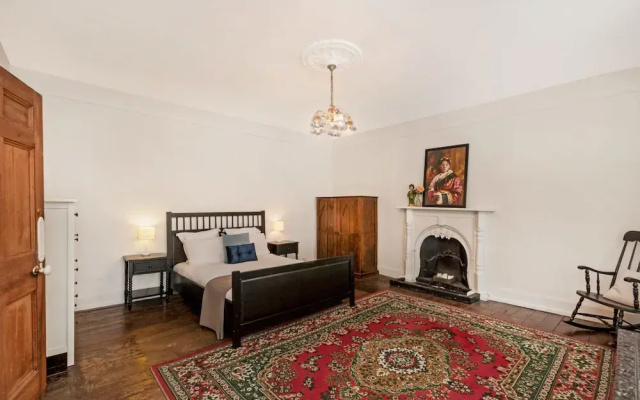 Hanley Apartment