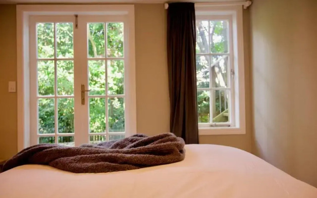Stylish Brand New Studio Close to Ponsonby