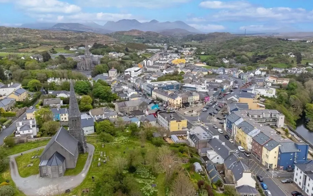 "The Courtyard @ Clifden Boutique Apartments"