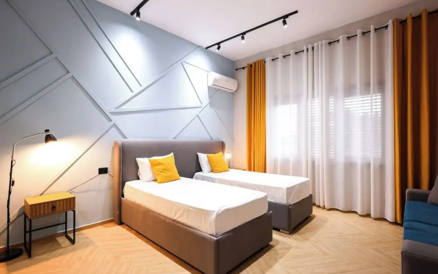 Grandstay Central 104