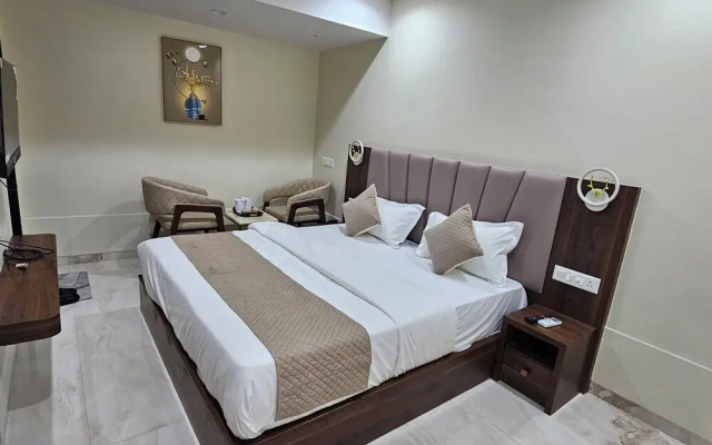 The Eiffel Hotel & Banquet